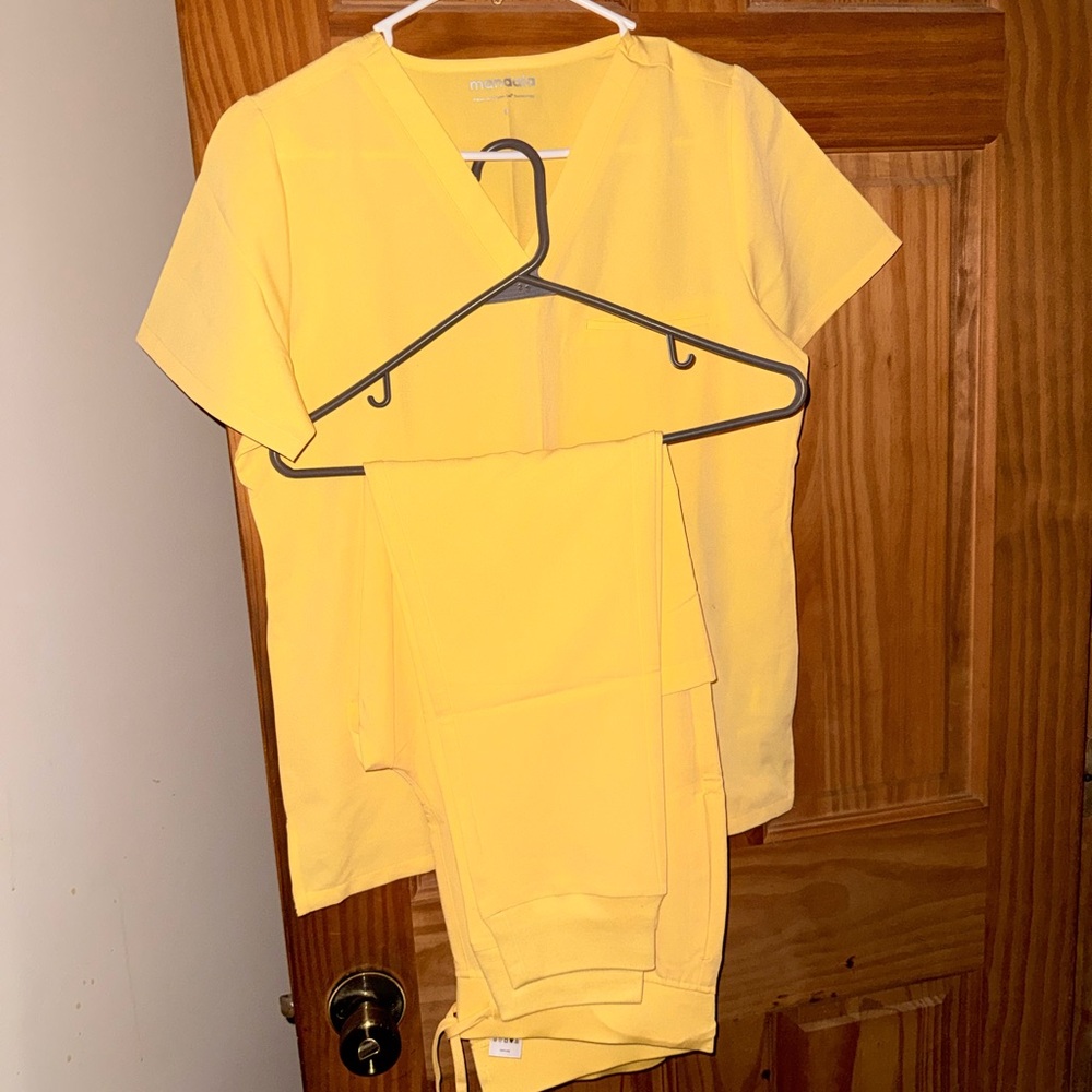 Medical Scrub Set - Yellow V-Neck Top & jogger Pants